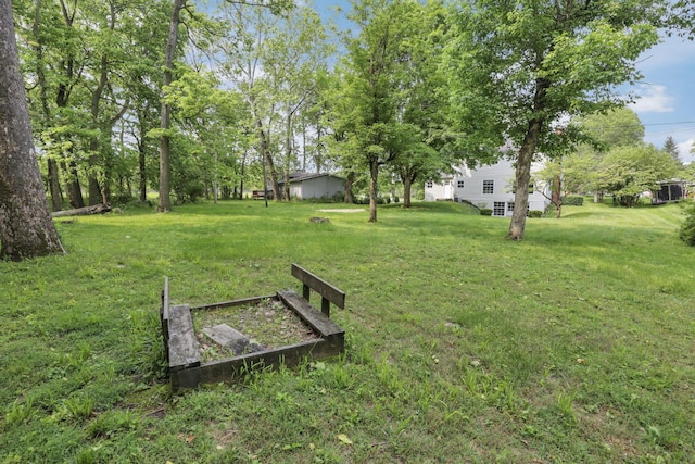 498 Manor, Newark, OH 43055 - view of grassy yard