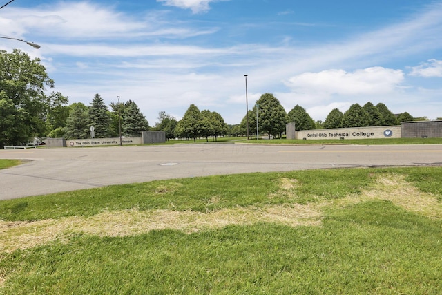 498 Manor, Newark, OH 43055 - view of grassy yard