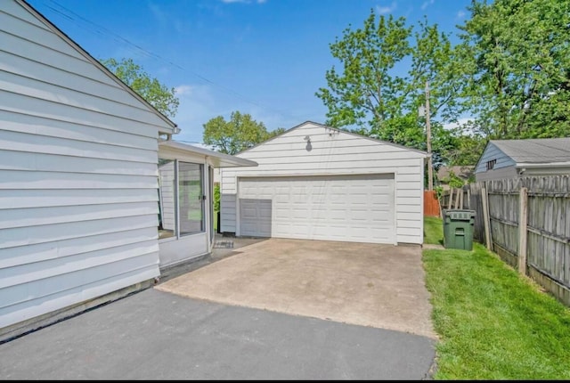 164 Sturbridge Rd, Columbus, OH 43228 - view of detached garage