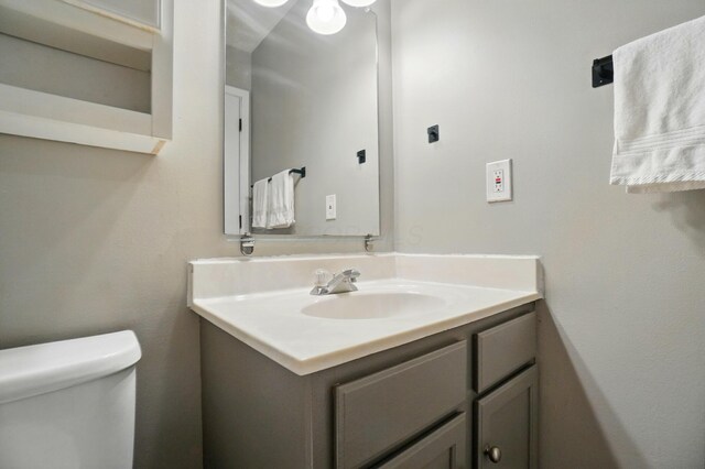 7221 Dewfall Dr, Reynoldsburg, OH 43068 - bathroom featuring vanity and toilet