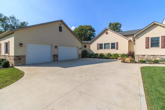 8270 Windy Hollow Rd, Johnstown, OH 43031 - single story home featuring stone siding and driveway