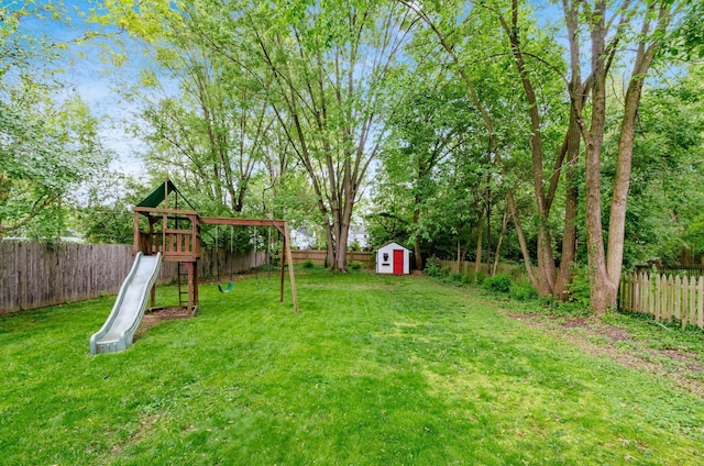 232 N Stanwood Rd, Columbus, OH 43209 - view of yard with a playground