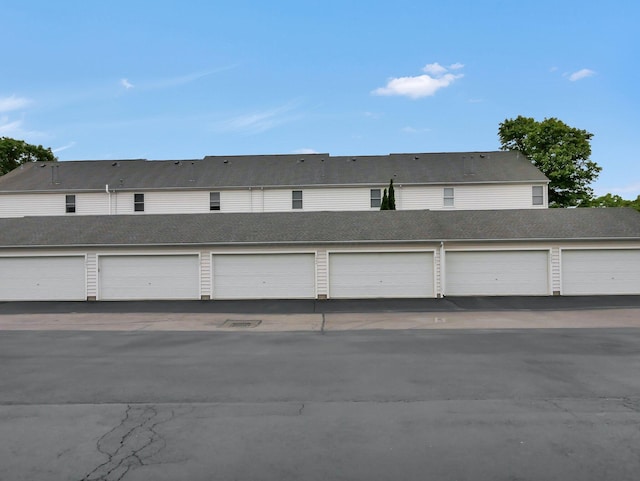 6010 Turnwood Dr Unit 703, Westerville, OH 43081 - view of garage