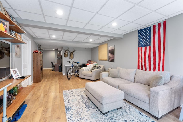 369 Highbanks Valley Ct, Newark, OH 43055 - living room with recessed lighting, light wood finished floors, and a drop ceiling