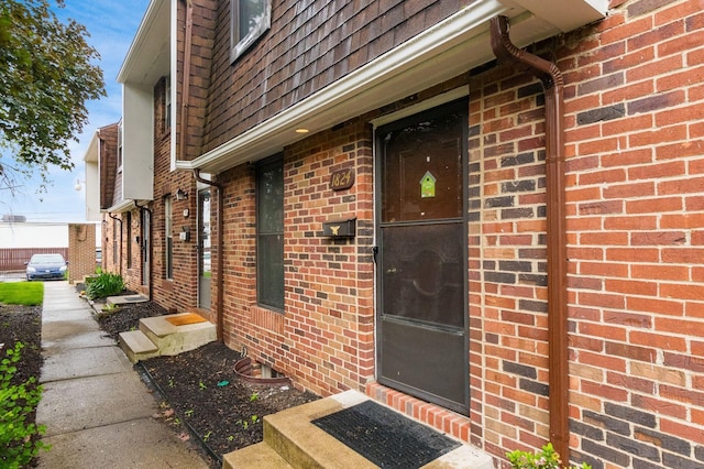 1824 Willoway Cir S, Columbus, OH 43220 - entrance to property featuring brick siding and mansard roof
