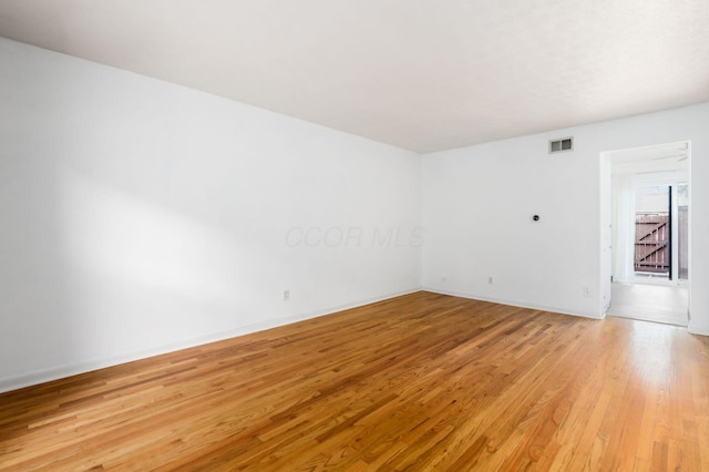 1824 Willoway Cir S, Columbus, OH 43220 - spare room with light wood-type flooring and baseboards