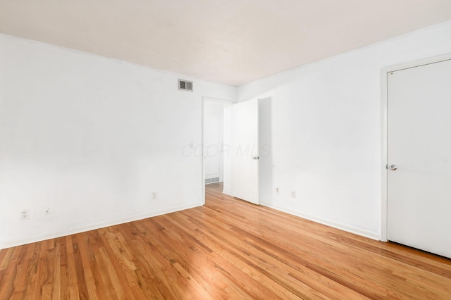 1824 Willoway Cir S, Columbus, OH 43220 - unfurnished room with light wood-style flooring