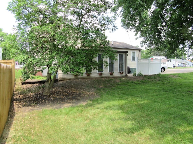 302 W Hubert Ave, Lancaster, OH 43130 - view of obstructed view of property