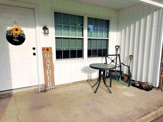 545 E Mcconnel Ave, Mcconnelsville, OH 43756 - photo 5