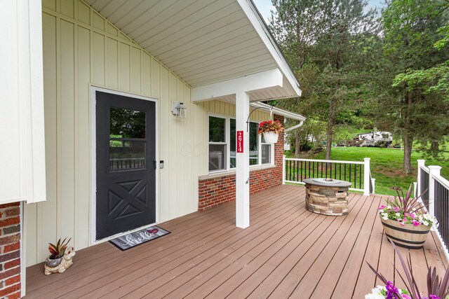 2914 Hickory Hill Dr SE, Lancaster, OH 43130 - view of wooden deck