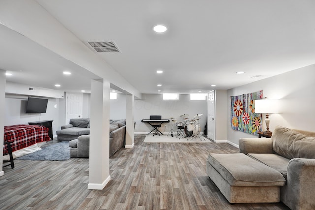 4511 Collingdale Rd, Columbus, OH 43231 - living area with recessed lighting, wood finished floors, and baseboards