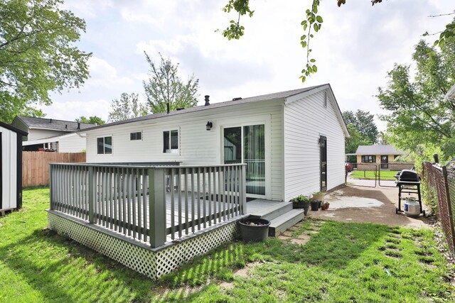 4511 Collingdale Rd, Columbus, OH 43231 - back of house featuring a deck