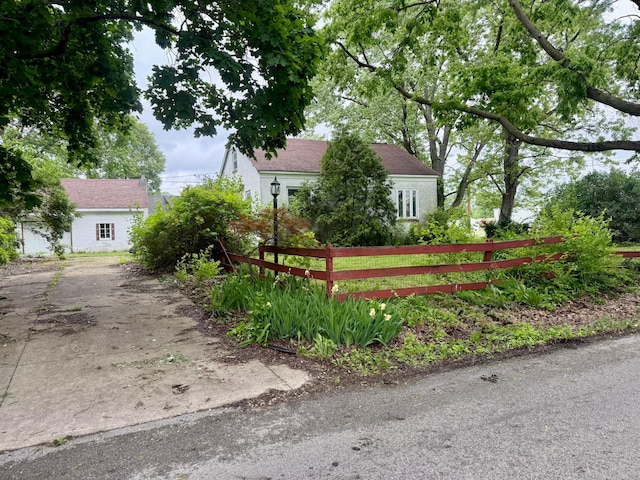 1885 N Lake Rd, Medway, OH 45341 - view of front of home