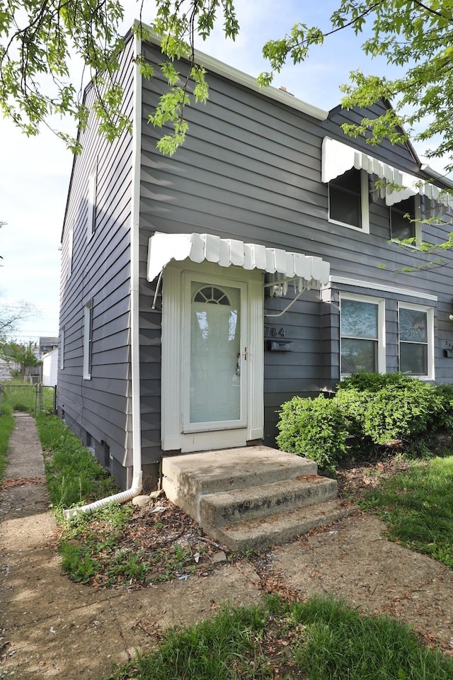 784 E Mithoff St, Columbus, OH 43206 - view of exterior entry