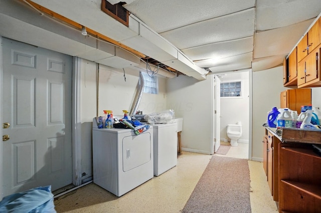1120 Morning St, Worthington, OH 43085 - laundry area with washing machine and dryer and baseboards