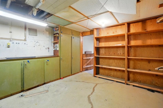 1120 Morning St, Worthington, OH 43085 - unfinished basement featuring a workshop area