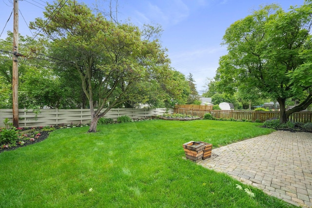 2314 Woodstock Rd, Columbus, OH 43221 - view of yard with a patio
