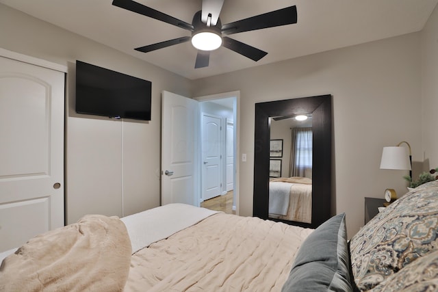 7775 Pembrook Dr, Reynoldsburg, OH 43068 - bedroom with a closet and ceiling fan
