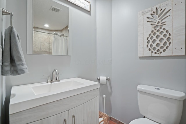 336 Saint Thomas Dr, Westerville, OH 43081 - bathroom featuring toilet, vanity, and a shower with curtain