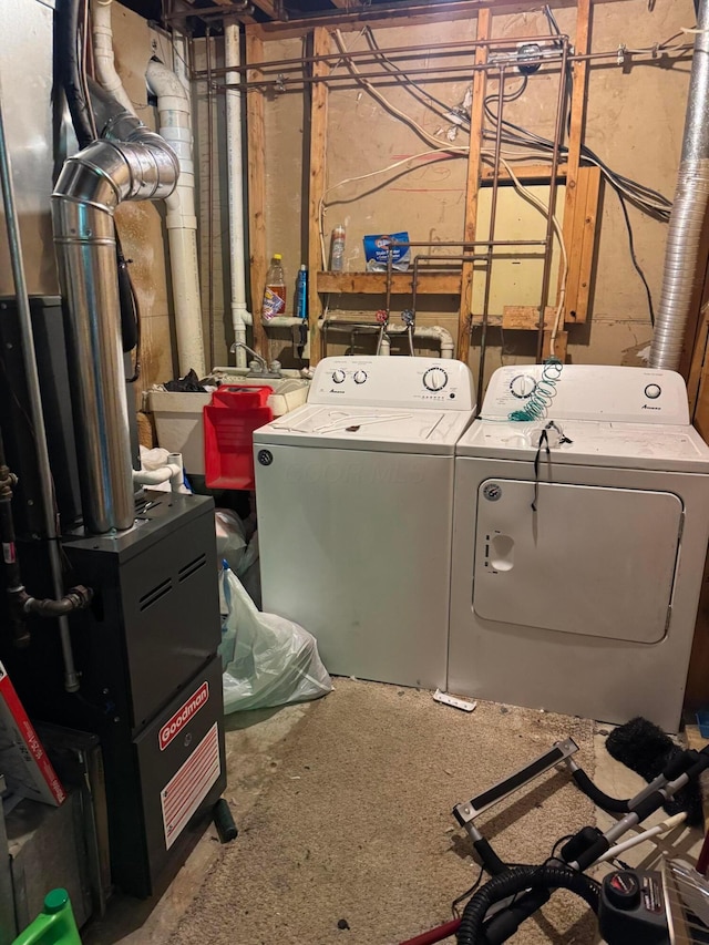 3751 Dolomite Dr, Columbus, OH 43230 - laundry area with independent washer and dryer