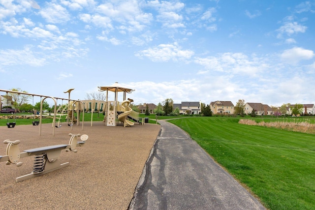 6628 Dalmore Ln, Dublin, OH 43016 - community playground with a yard and a residential view