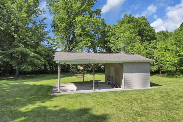 80 Baltimore Somerset Rd NW, Baltimore, OH 43105 - view of green lawn with a patio