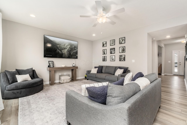 417 Oakland Hills Loop, Commercial Point, OH 43116 - living room featuring a ceiling fan, light wood finished floors, recessed lighting, and baseboards