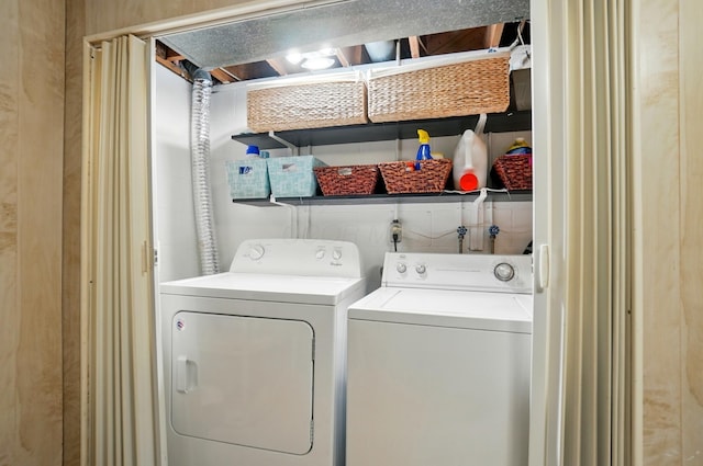 723 W Winmar Pl, Westerville, OH 43081 - laundry room featuring washer and dryer