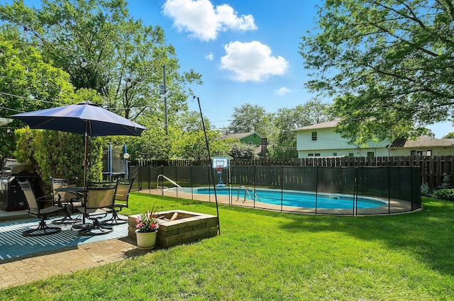 723 W Winmar Pl, Westerville, OH 43081 - view of swimming pool featuring a patio area