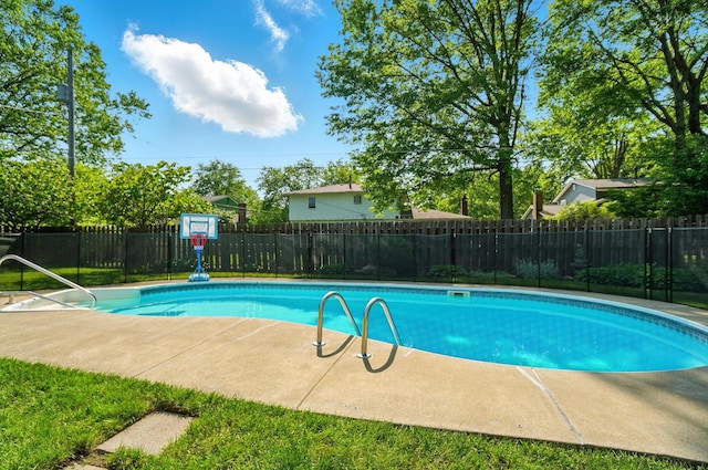 723 W Winmar Pl, Westerville, OH 43081 - view of swimming pool featuring a patio