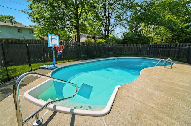 723 W Winmar Pl, Westerville, OH 43081 - view of swimming pool featuring a fenced backyard and a patio area