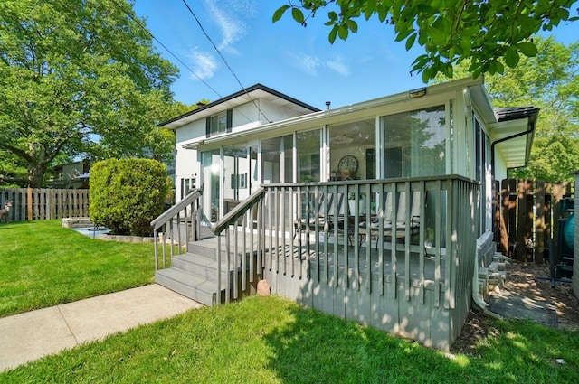 723 W Winmar Pl, Westerville, OH 43081 - view of front facade with a sunroom