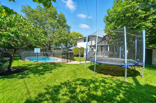 723 W Winmar Pl, Westerville, OH 43081 - view of yard featuring a trampoline