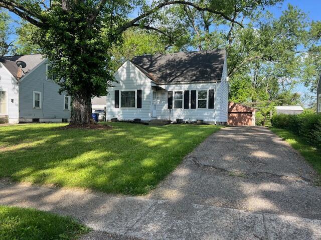 1575 Vendome Dr S, Columbus, OH 43219 - view of front facade featuring a front yard