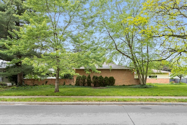 293 Flint Ridge Dr, Columbus, OH 43230 - view of home's exterior with a lawn