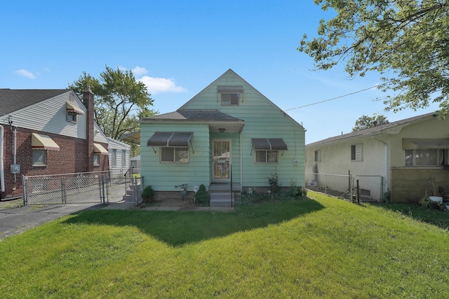 1920 S Champion Ave, Columbus, OH 43207 - view of front facade with a gate