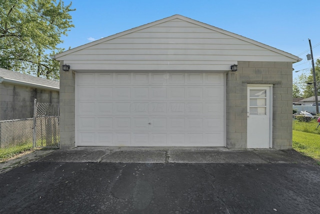 1920 S Champion Ave, Columbus, OH 43207 - view of detached garage