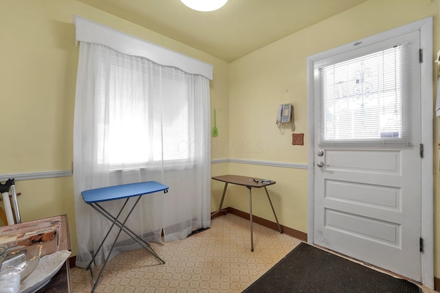 1920 S Champion Ave, Columbus, OH 43207 - entryway featuring tile patterned floors and baseboards