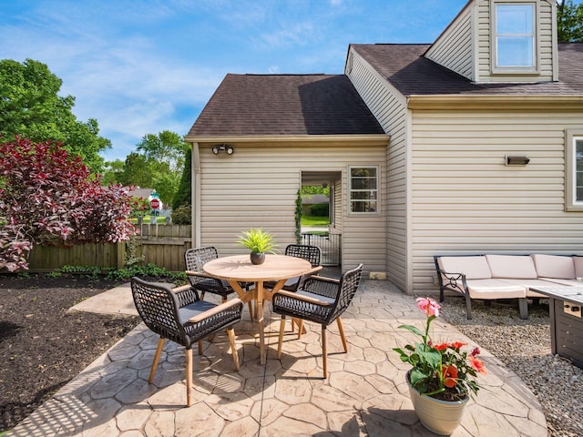 2356 Swansea Rd, Columbus, OH 43221 - view of patio with outdoor dining space