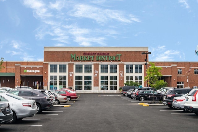 2356 Swansea Rd, Columbus, OH 43221 - view of commercial property featuring uncovered parking