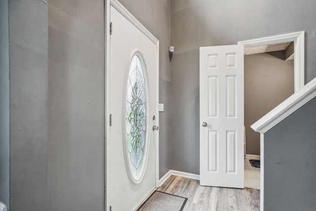 1536 Mulligan Ct, Reynoldsburg, OH 43068 - entrance foyer with light wood-style floors