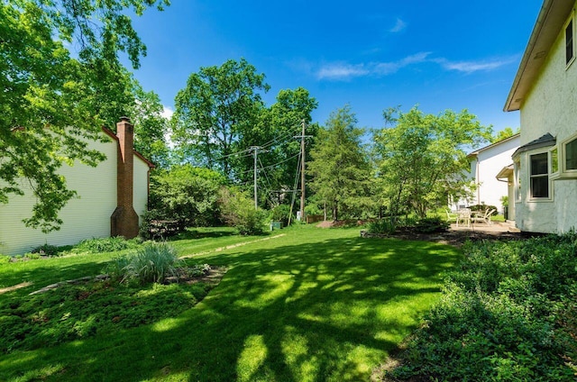 665 Northbridge Ct, Westerville, OH 43081 - view of grassy yard with a patio