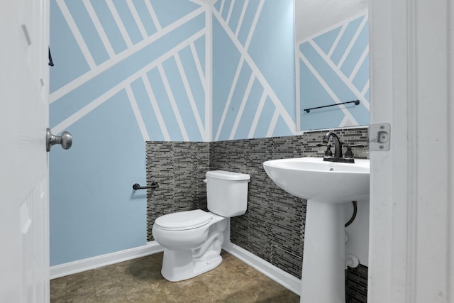 7429 Willow Leaf Dr, Canal Winchester, OH 43110 - half bath with toilet and a sink