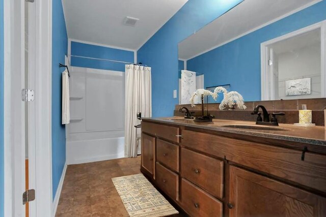 7429 Willow Leaf Dr, Canal Winchester, OH 43110 - full bath with shower / tub combo with curtain and double vanity