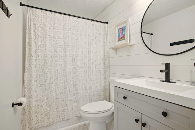 651 Dovalon Pl, Galloway, OH 43119 - full bathroom with vanity, toilet, and shower / tub combo with curtain