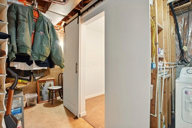 651 Dovalon Pl, Galloway, OH 43119 - walk in closet with washer / dryer