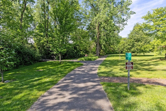 3350 Cameron St, Grove City, OH 43123 - view of community featuring a lawn
