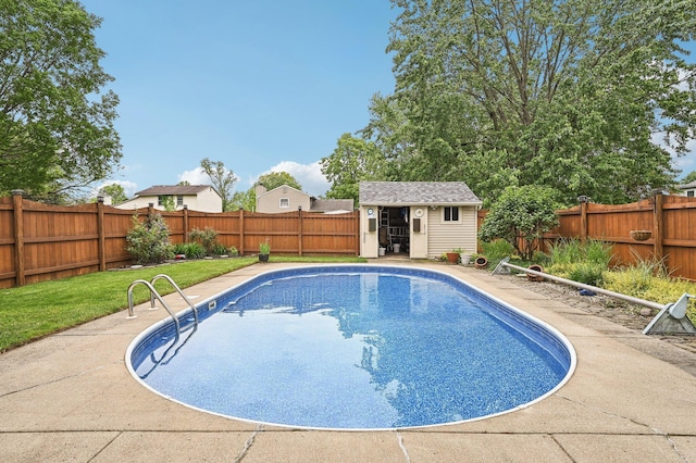 8177 Maugham Dr, Reynoldsburg, OH 43068 - view of pool