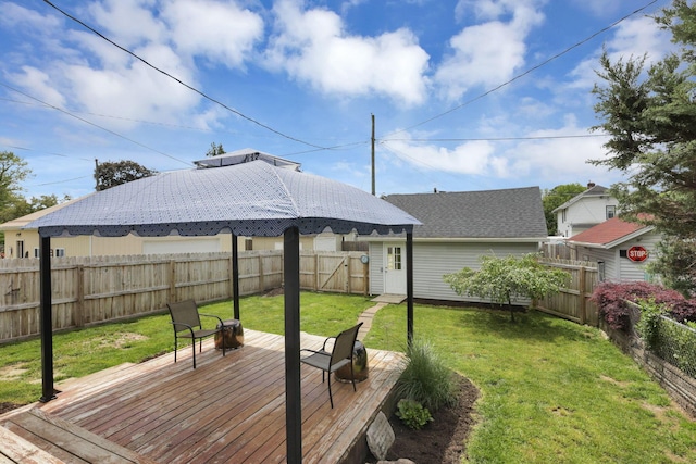 207 Jefferson Rd, Newark, OH 43055 - wooden terrace featuring a gate