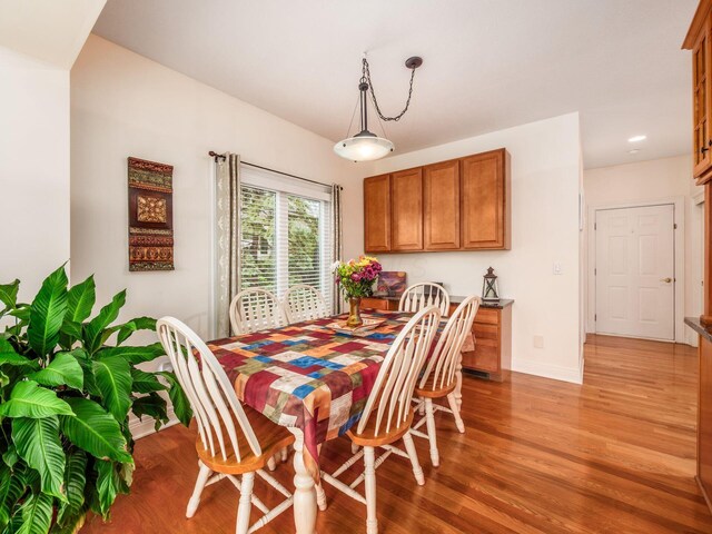 8171 Campden Lakes Blvd, Dublin, OH 43016 - dining space with light wood-style flooring and baseboards